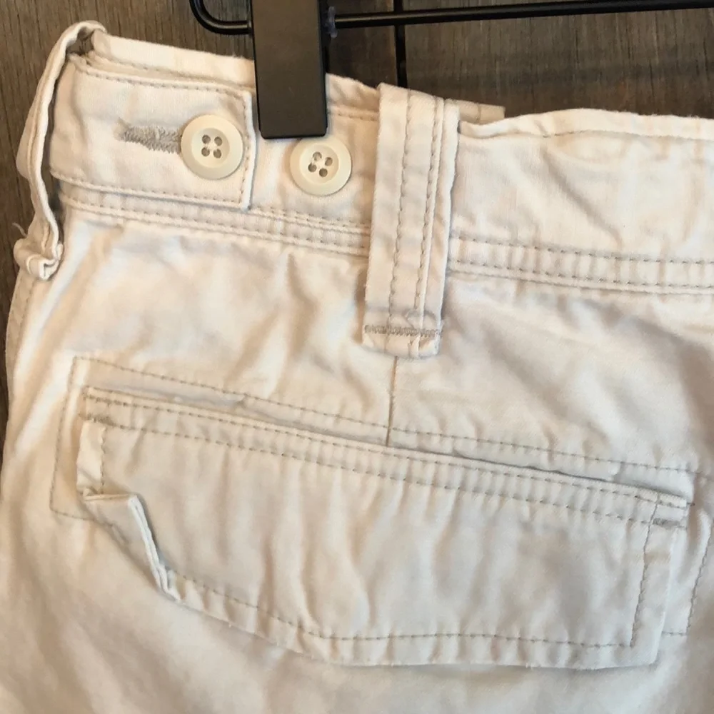 Old Navy Surplus Cargo Shorts in Light Khaki Size 32 Men’s